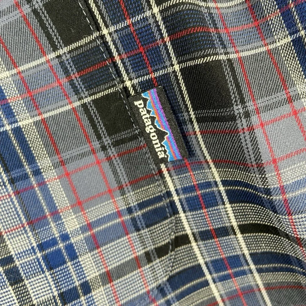 Patagonia Shirt men's Large Button Up Organic Cotton Long Sleeve Plaid Purple